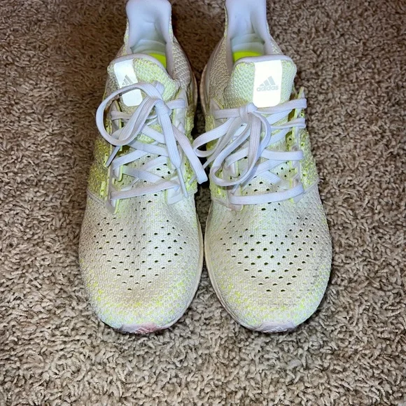Adidas Ultraboost ('18) size 9 - Picture 5 of 7